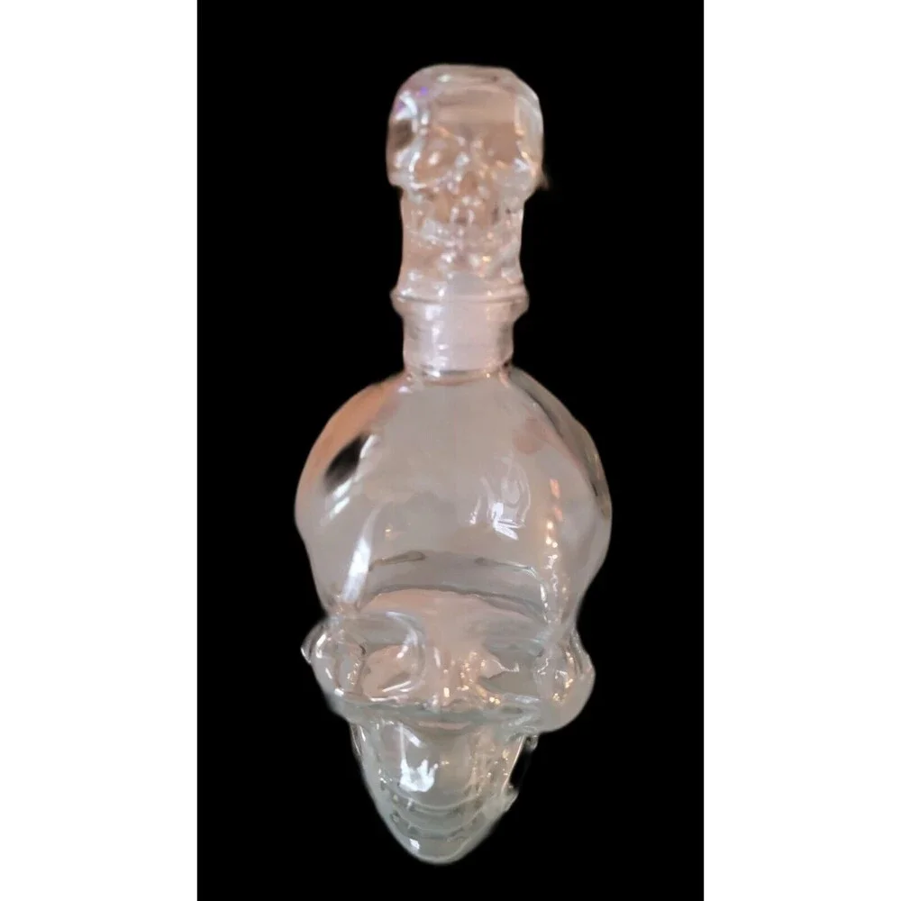 Glass Clear Skull Shaped Decanter Bottle with Airtight Skull Shaped Stopper NEW